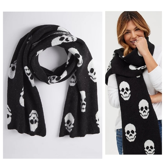 Black Skull Scarf - Picture 1 of 3